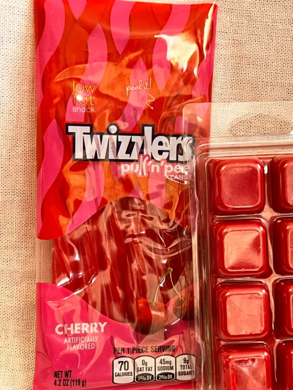 Twizzlers Red Strawberry & Cherry Wax Melts and Candy Pack - Red